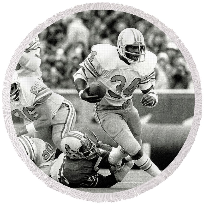 Earl Campbell Round Beach Towel featuring the photograph Earl Campbell - Football Legend by Doc Braham