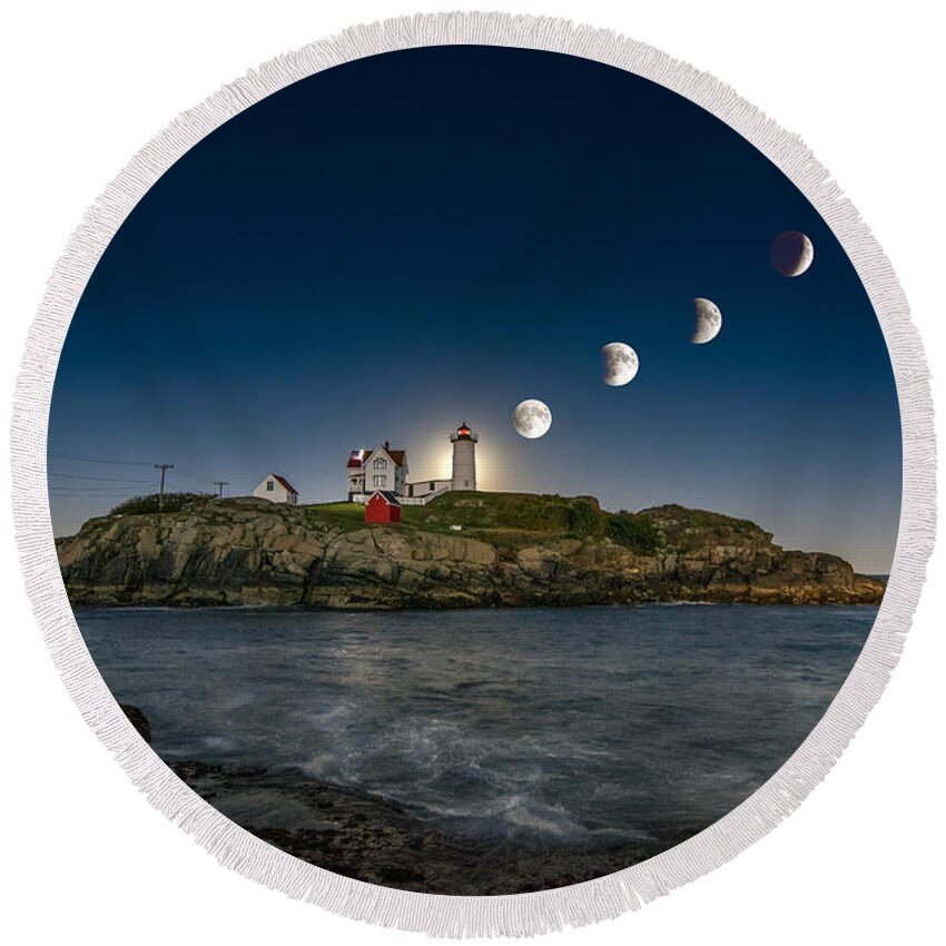 Nubble Lighthouse Round Beach Towel featuring the photograph Eclipsing the Nubble by Scott Thorp
