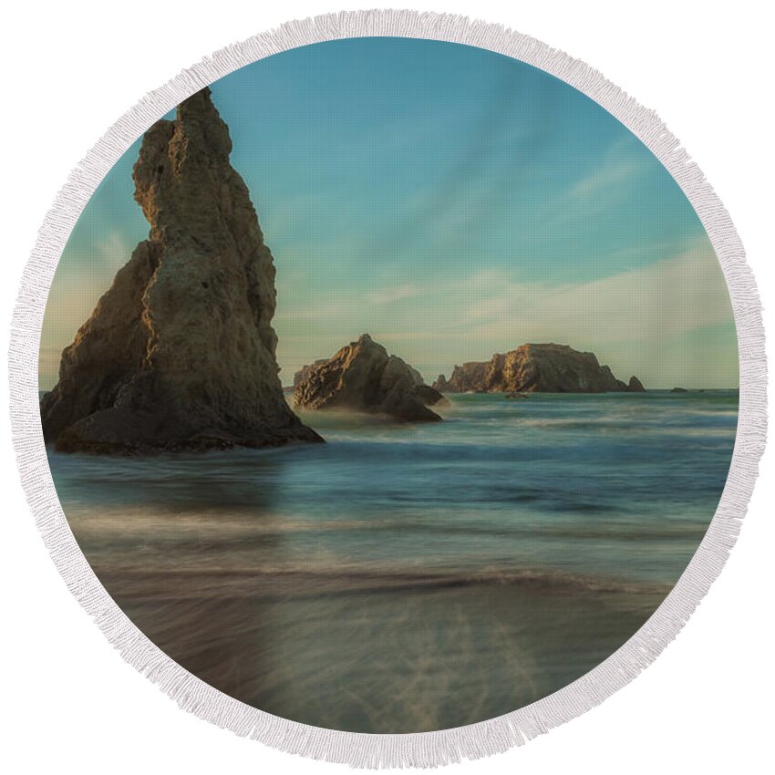 Landscape Round Beach Towel featuring the photograph Elephant Rocks by Jonathan Nguyen