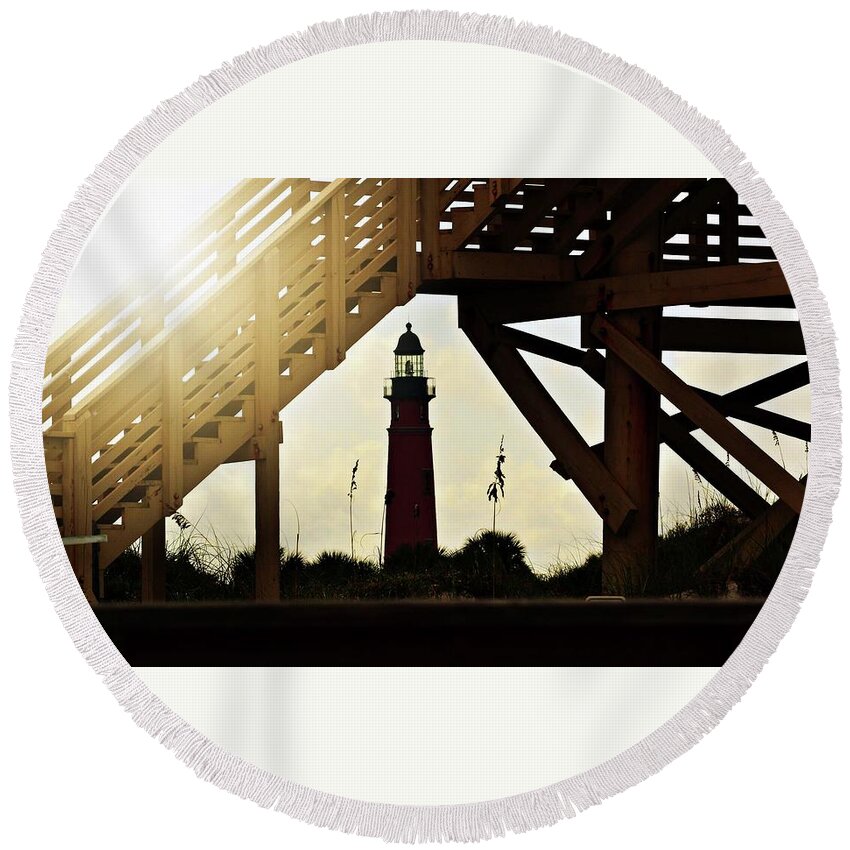 Lighthouse Round Beach Towel featuring the photograph Emerosa by Carolyn Mickulas
