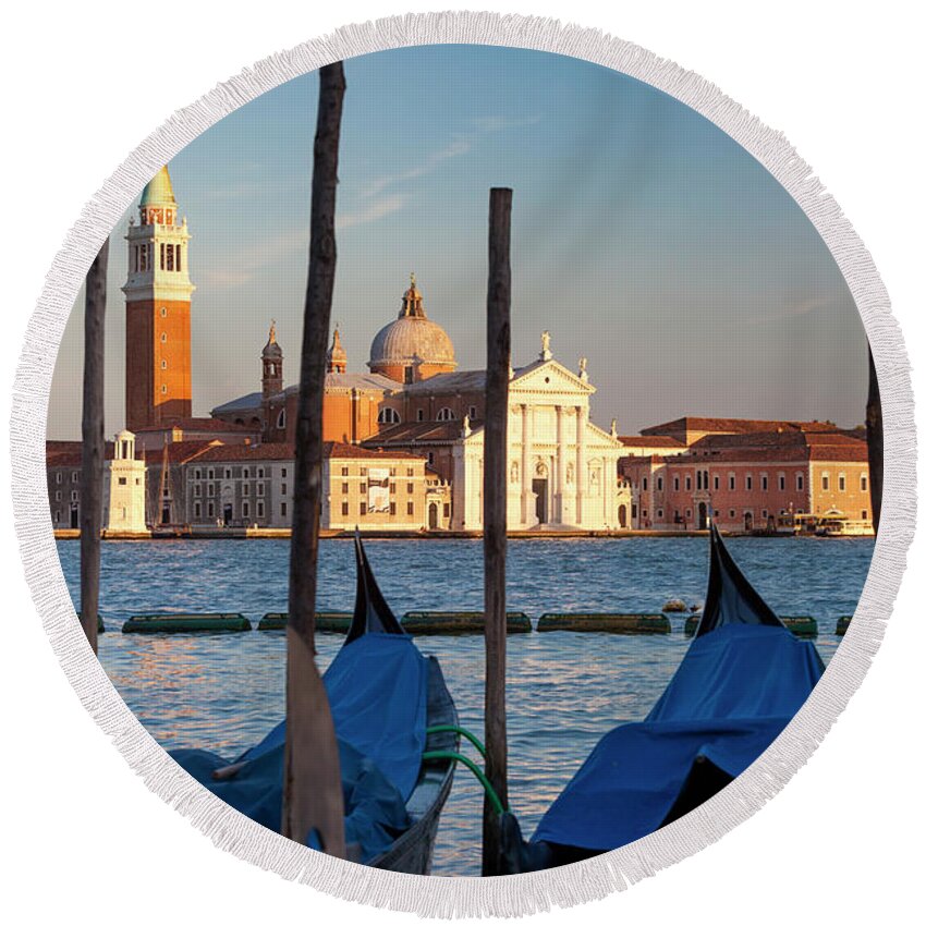Venice Round Beach Towel featuring the photograph Evening in Venice by Brian Jannsen