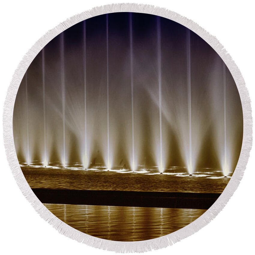 Fountains Round Beach Towel featuring the photograph Fanfare Fountains by Joseph Hollingsworth