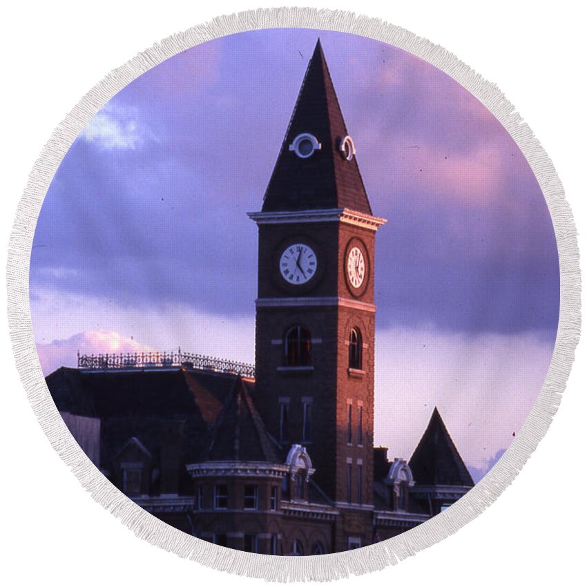  Round Beach Towel featuring the photograph Fayetteville Courthouse by Curtis J Neeley Jr