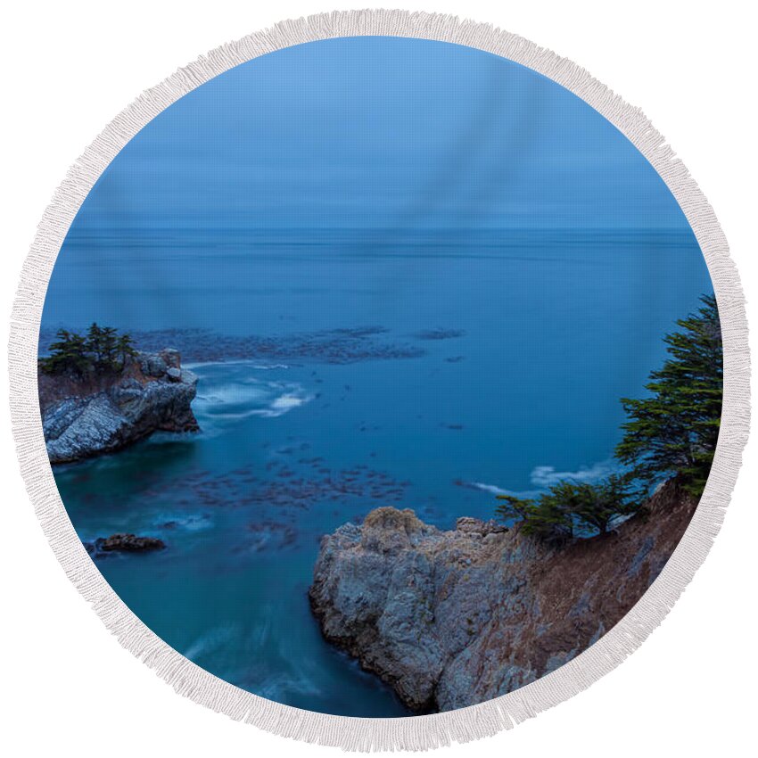 Landscape Round Beach Towel featuring the photograph Fluty by Jonathan Nguyen