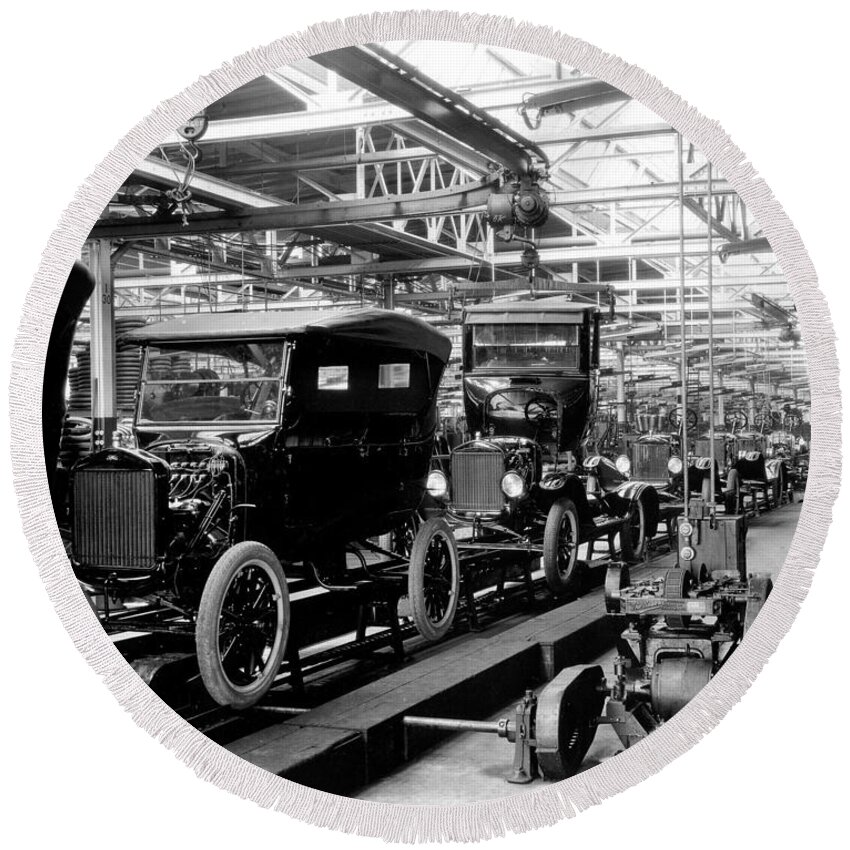 Technology Round Beach Towel featuring the photograph Ford Model T Assembly Line, 1920s by Science Source