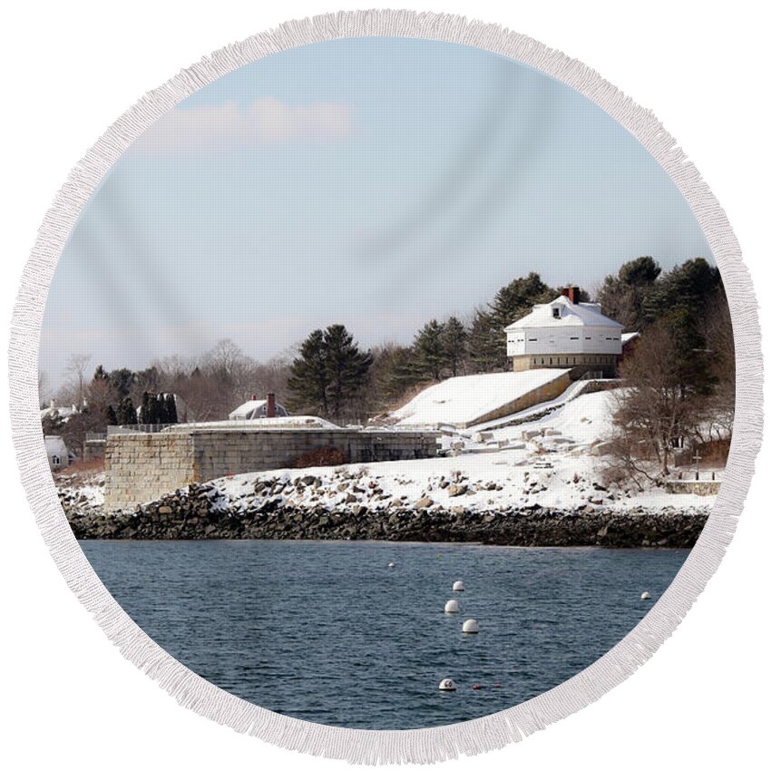  Round Beach Towel featuring the photograph Fort McClary by Mark Alesse