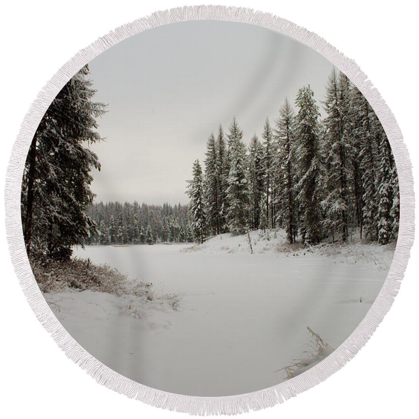 Frater Lake Round Beach Towel featuring the photograph Frater Lake by Troy Stapek