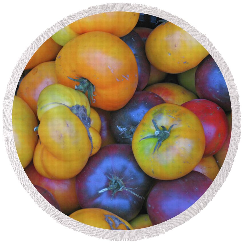 Heirloom Tomatoes Round Beach Towel featuring the photograph Fresh Heirloom Tomatoes by Ave Guevara