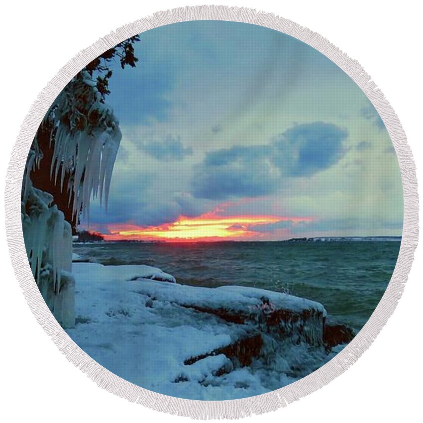 Thousand Islands Round Beach Towel featuring the photograph Frozen Sunset in Cape Vincent by Dennis McCarthy
