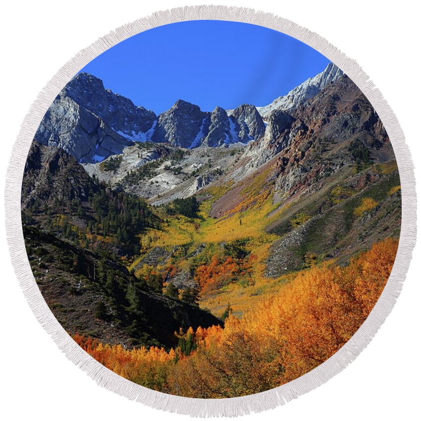 Fall Round Beach Towel featuring the photograph Full autumn display at McGee Creek Canyon in the Eastern Sierras by Jetson Nguyen