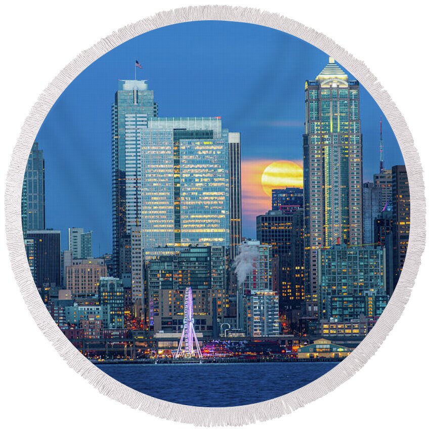 Landscape Round Beach Towel featuring the photograph Full moon in Seattle Downtown by Hisao Mogi