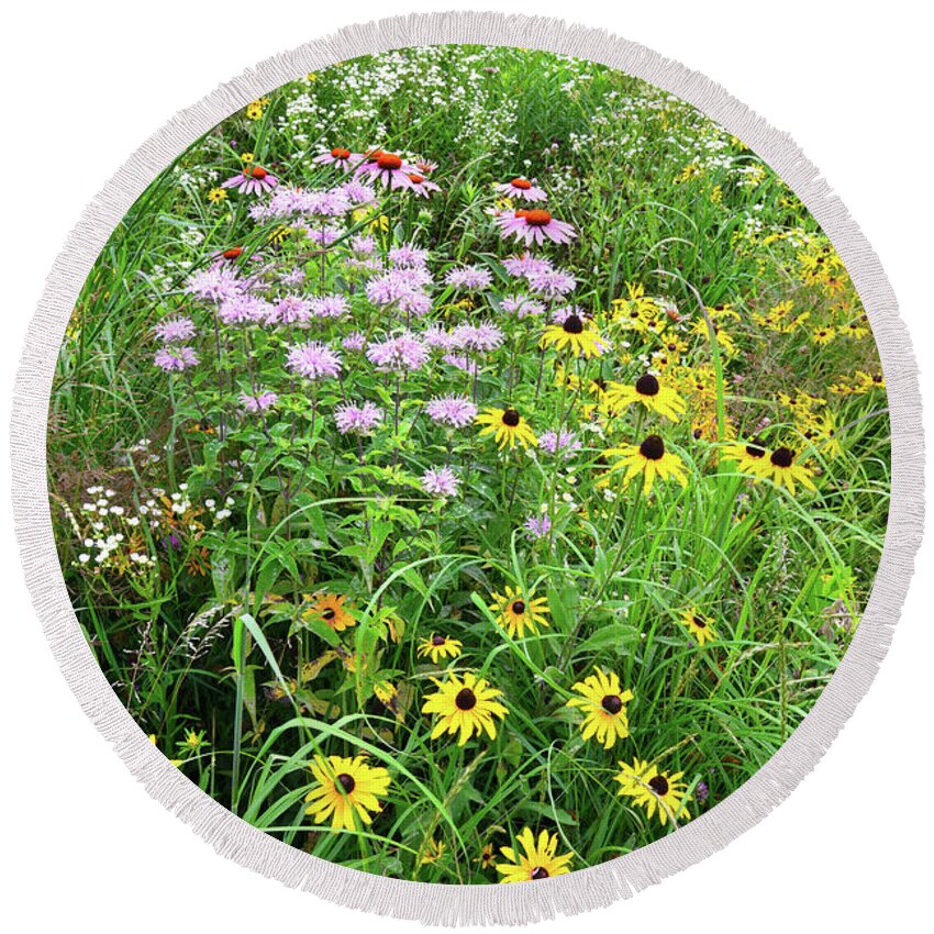 Black Eyed Susan Round Beach Towel featuring the photograph Garden of Wildflowers in Moraine Hills SP by Ray Mathis