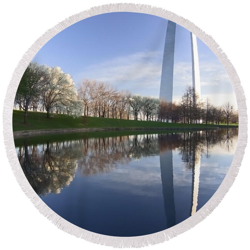 Gateway Arch Round Beach Towel featuring the photograph Gateway Arch and reflection by Sven Brogren