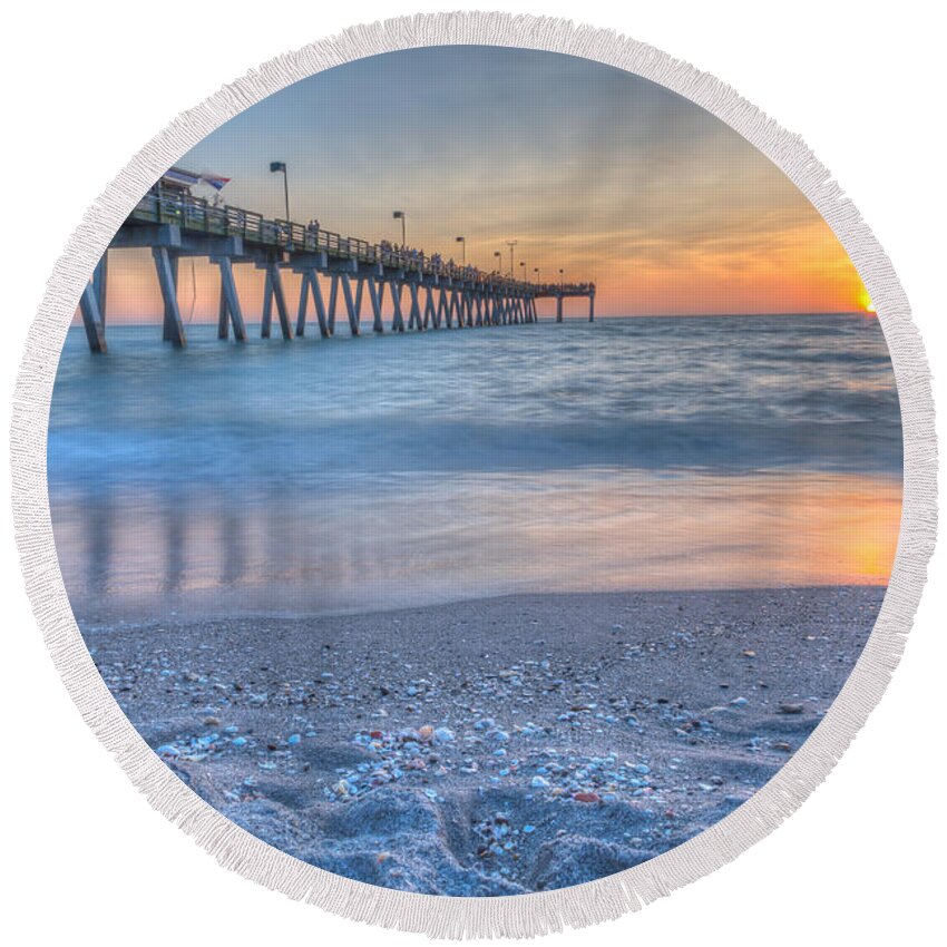 Florida Round Beach Towel featuring the photograph Going Down by Paul Schultz
