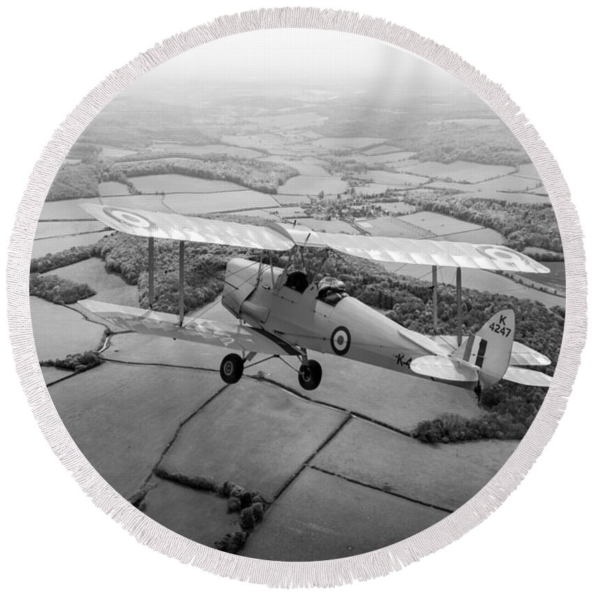 Dh.82a Round Beach Towel featuring the photograph Going solo by Gary Eason