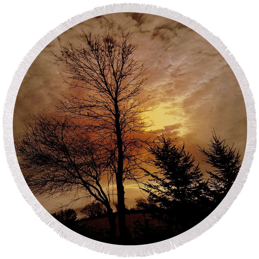 Trees Round Beach Towel featuring the photograph Evening Glow by Elfriede Fulda