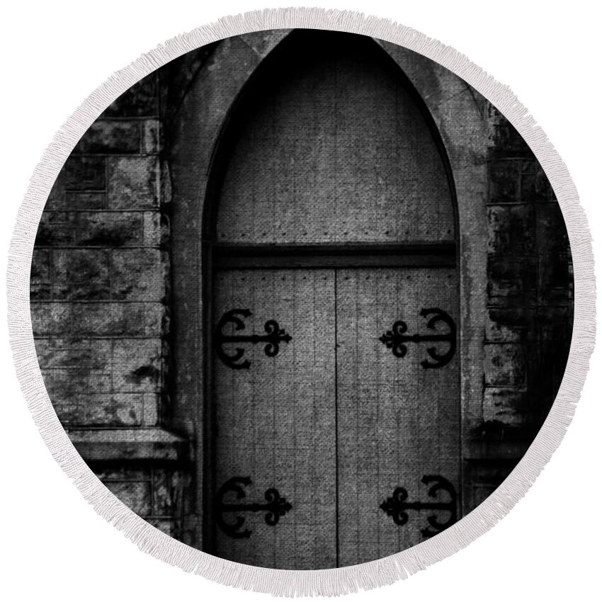Door Round Beach Towel featuring the photograph Gothic Door Memphis Church BW by Lesa Fine