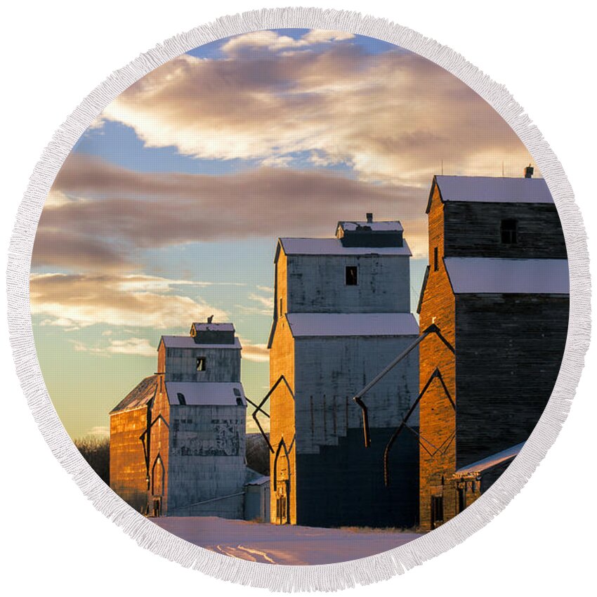 Grain Elevator Round Beach Towel featuring the photograph Granary Row by Todd Klassy