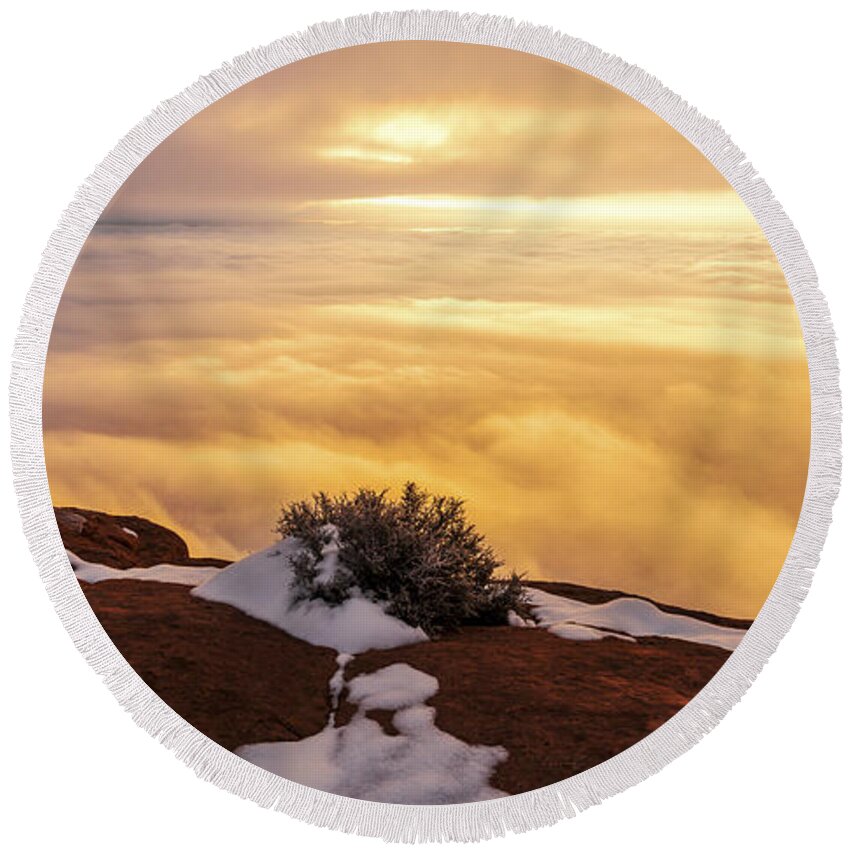 Canyonlands Round Beach Towel featuring the photograph Grand View Glow by Chad Dutson
