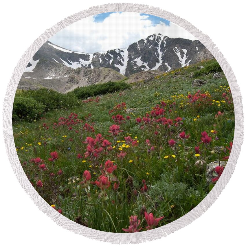Gray's Peak Round Beach Towel featuring the photograph Gray's and Torreys by Cascade Colors
