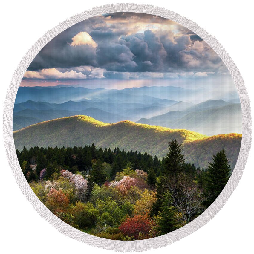 Great Smoky Mountains Round Beach Towel featuring the photograph Great Smoky Mountains National Park - The Ridge by Dave Allen