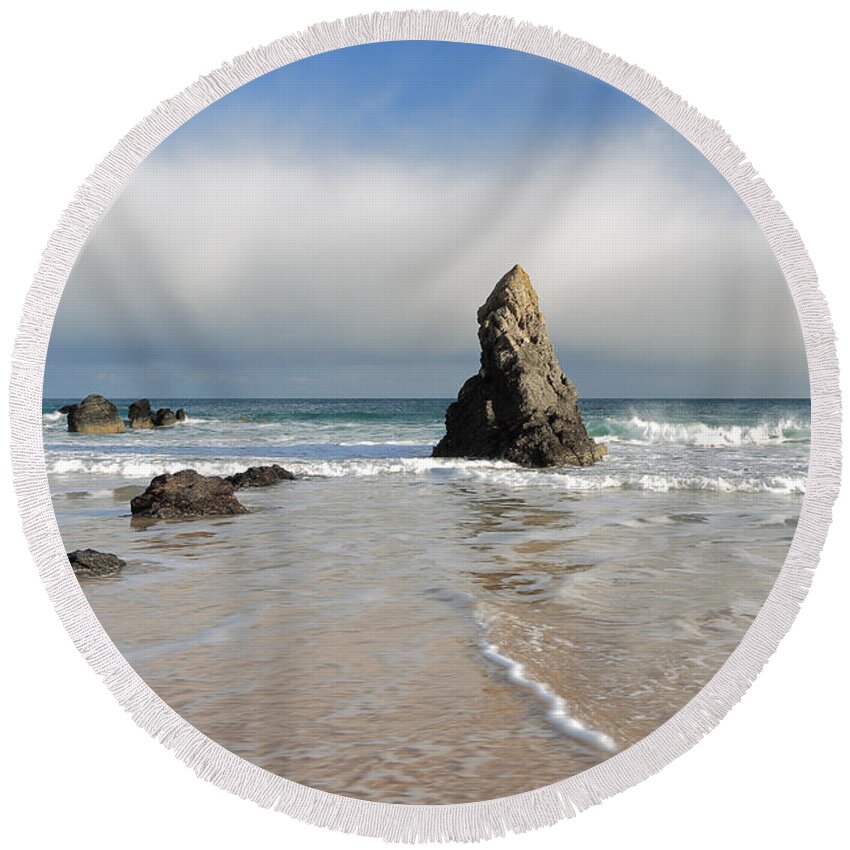 Durness Round Beach Towel featuring the photograph Happy Day on Sango Bay by Maria Gaellman