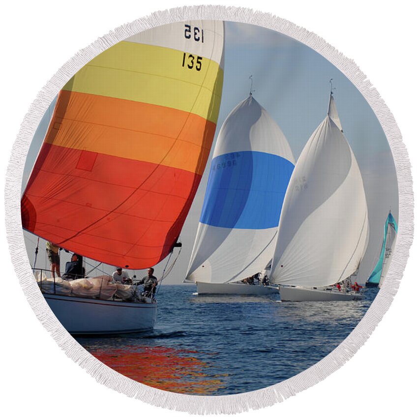 Sailing Round Beach Towel featuring the photograph Heading towind windward mark by David Shuler