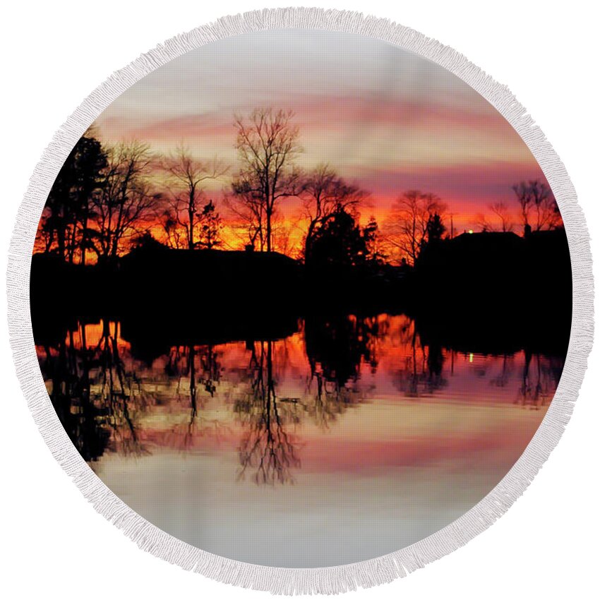 2d Round Beach Towel featuring the photograph Hearns Pond Dusk Silhouette by Brian Wallace