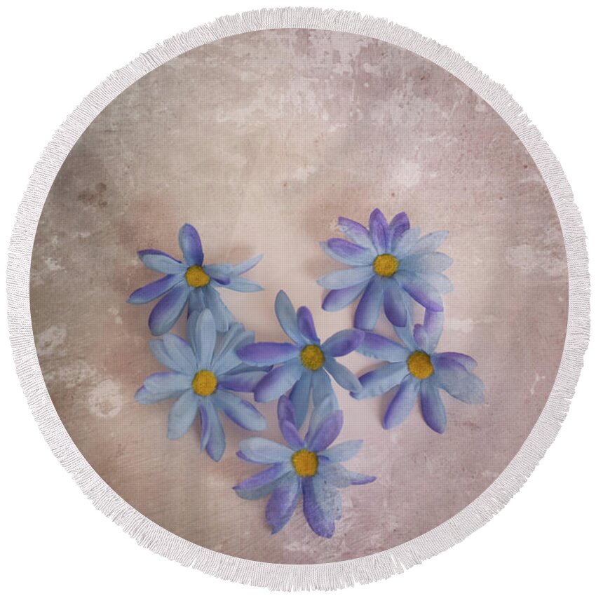Heart Round Beach Towel featuring the photograph Heart of Daisies by Elvira Pinkhas