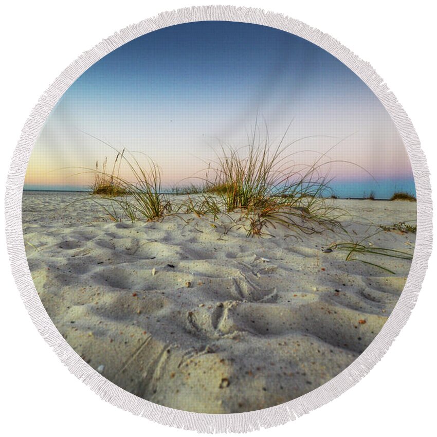 Alabama Round Beach Towel featuring the photograph Heron Feet in the Grasses by Michael Thomas