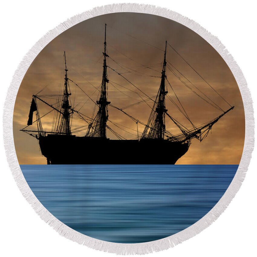Hms Victory Round Beach Towel featuring the photograph HMS Victory 1759 v2 by Smart Aviation