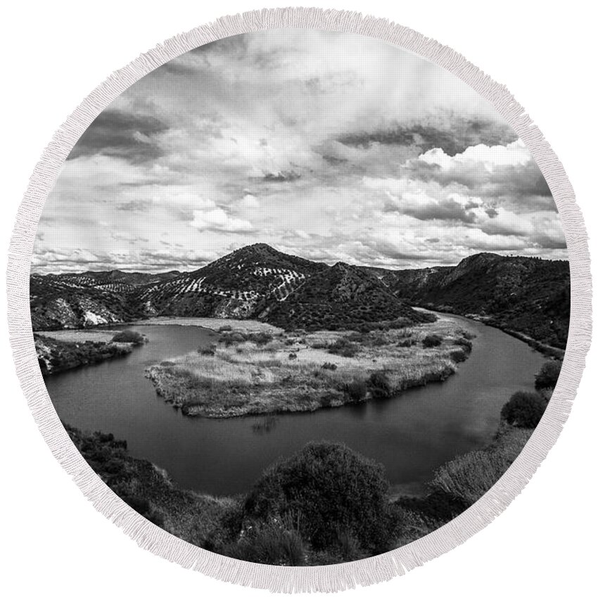 Black And White Landscape Round Beach Towel featuring the photograph Horseshoe by Julian Regan
