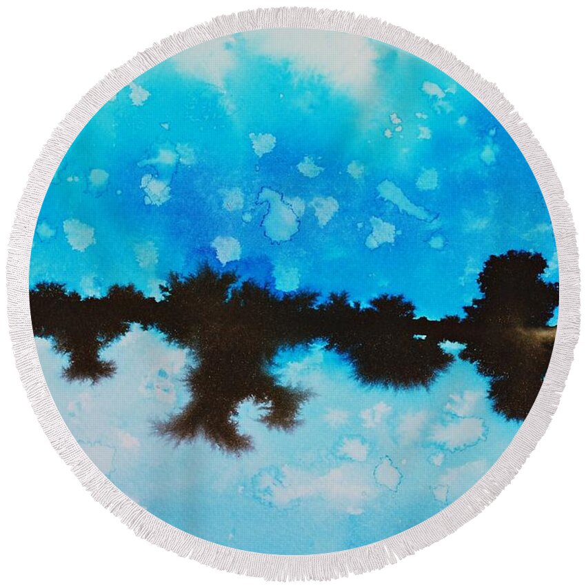 Abstract Round Beach Towel featuring the painting Ice and snow by Chani Demuijlder