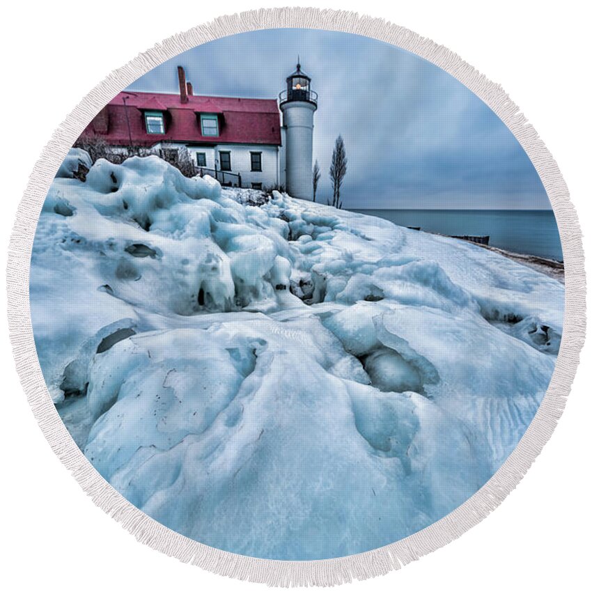 Point Betsie Lighsthouse Round Beach Towel featuring the photograph Ice Cold by Joe Holley