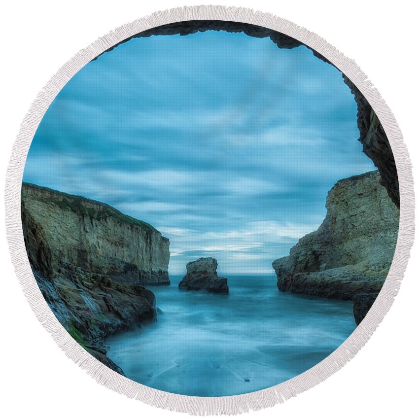 Landscape Round Beach Towel featuring the photograph In Front Gate by Jonathan Nguyen
