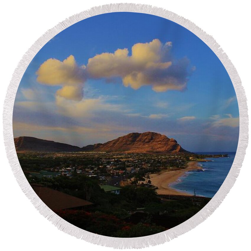 Sunrise Round Beach Towel featuring the photograph In Morning Light Ma'ili Hawaii by Craig Wood