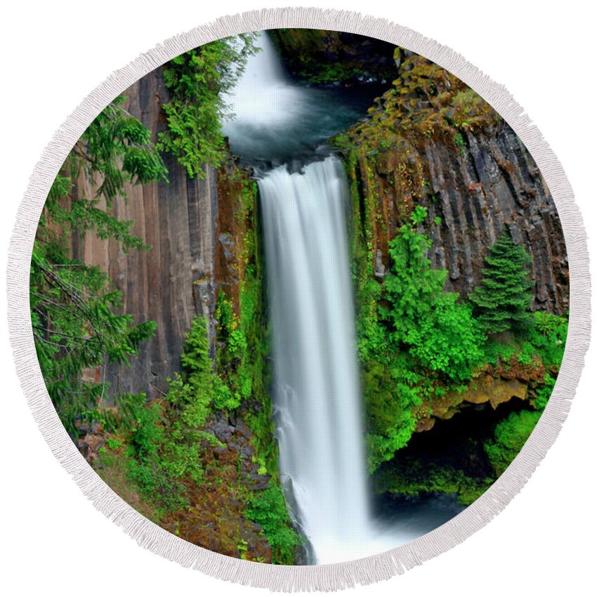 Waterfall Round Beach Towel featuring the photograph In The Open by Scott Mahon