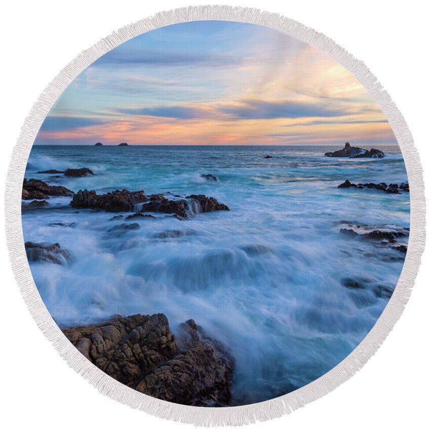 American Landscapes Round Beach Towel featuring the photograph Incoming Waves by Jonathan Nguyen