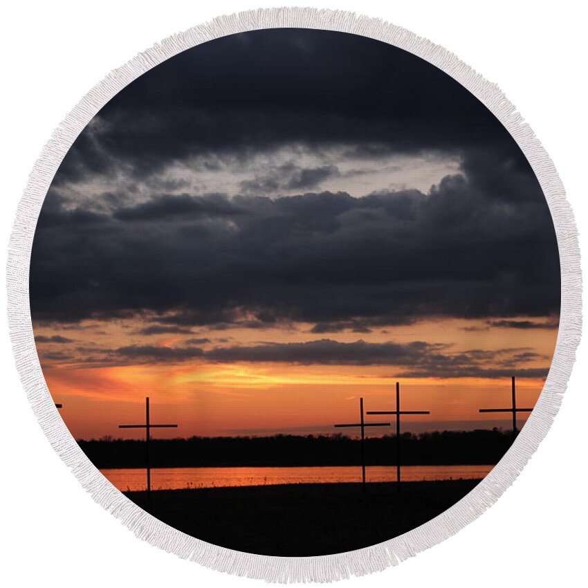 Jamestown Round Beach Towel featuring the photograph Jamestown Cemetary by Dr Janine Williams