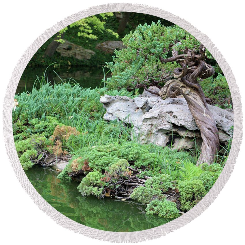 Japanese Garden Round Beach Towel featuring the photograph Japanese Gardens - Saturday Afternoon 01 by Pamela Critchlow