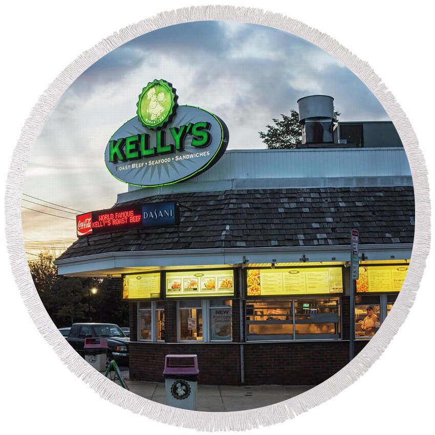 Kelly's Round Beach Towel featuring the photograph Kelly's Roast Beef Rever Beach Revere MA by Toby McGuire