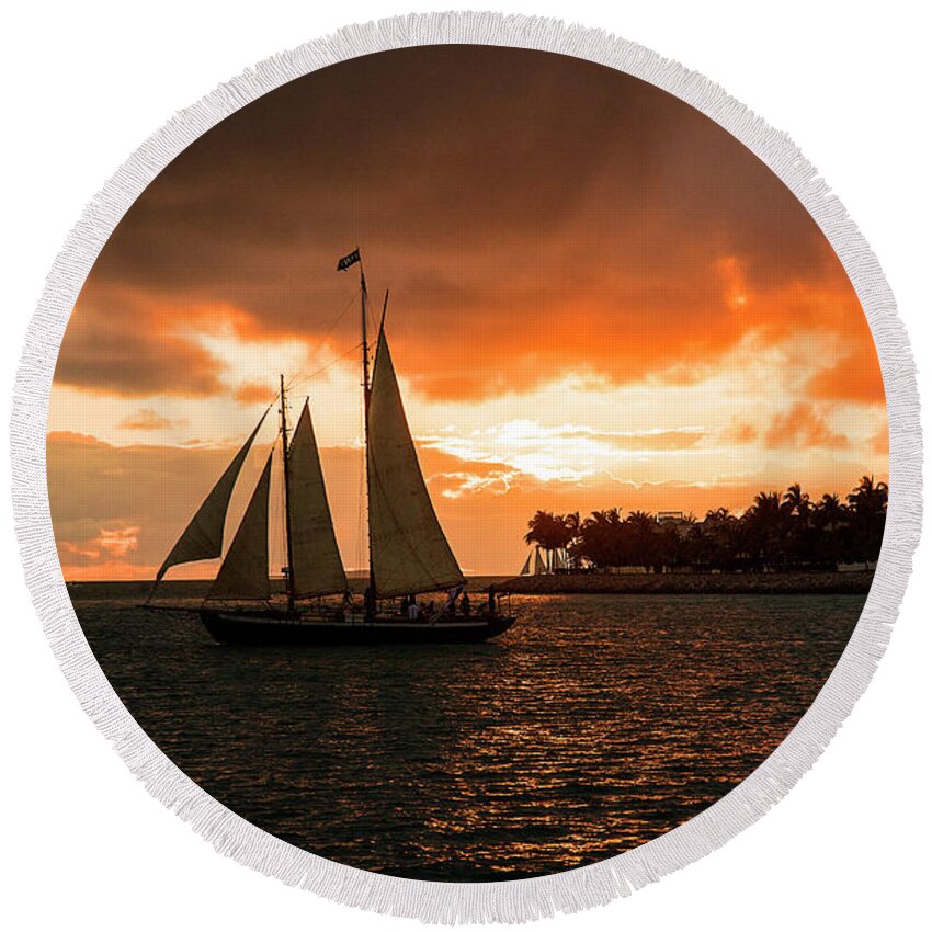 Jigsaw Puzzle Round Beach Towel featuring the photograph Key West Sunset by Carole Gordon