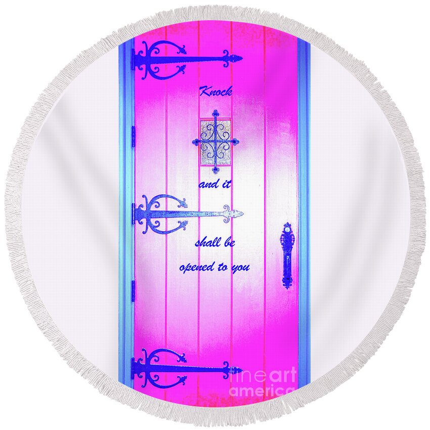 Christian Round Beach Towel featuring the photograph Knock by Merle Grenz