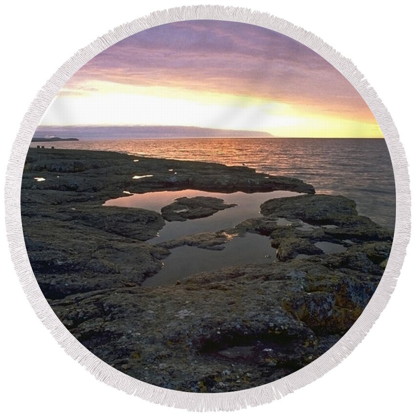 Lake Superior Round Beach Towel featuring the photograph Lake Superior Sunrise by Sven Brogren