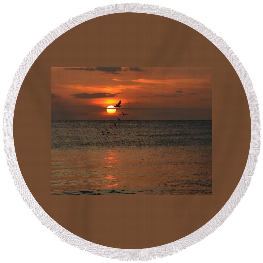 Sunset Round Beach Towel featuring the photograph Last Light by Carolyn Mickulas