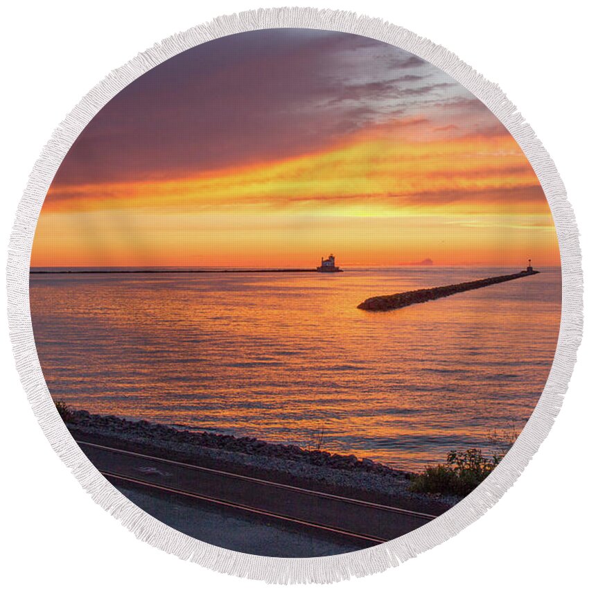 Lighthouse Round Beach Towel featuring the photograph Lighthouse Sunset by Rod Best