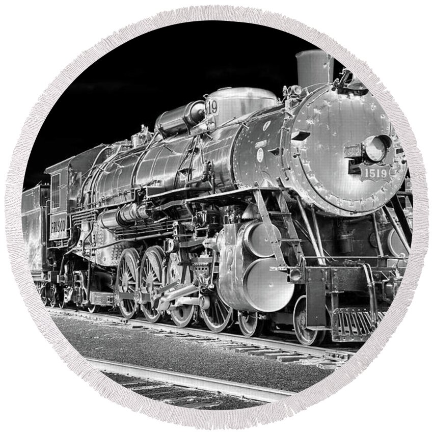 Train Round Beach Towel featuring the photograph Locomotive 1519 - BW - Heavy Metal 01 by Pamela Critchlow
