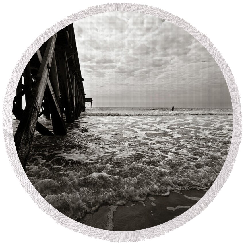 Isle Of Palms Pier Round Beach Towel featuring the photograph Long To Surf by David Sutton