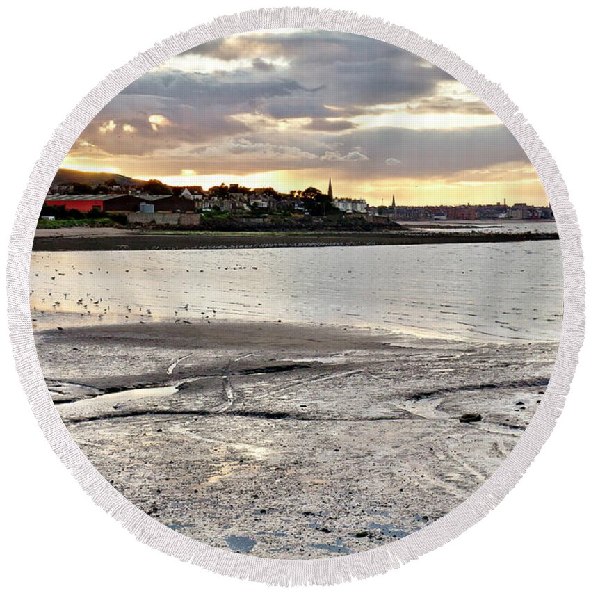 Low Tide Round Beach Towel featuring the photograph Low tide in the coming night. by Elena Perelman