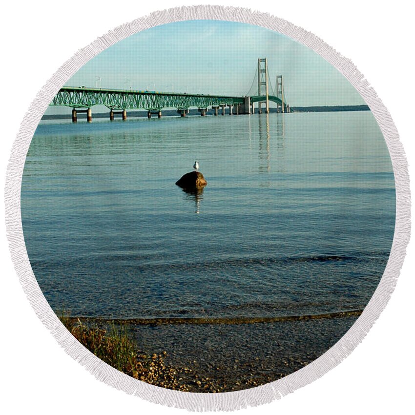 Usa Round Beach Towel featuring the photograph Mackinac Bridge Michigan by LeeAnn McLaneGoetz McLaneGoetzStudioLLCcom